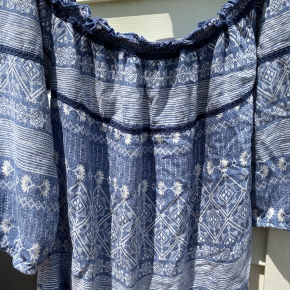 Roxy off the shoulder top - Picture 3 of 5